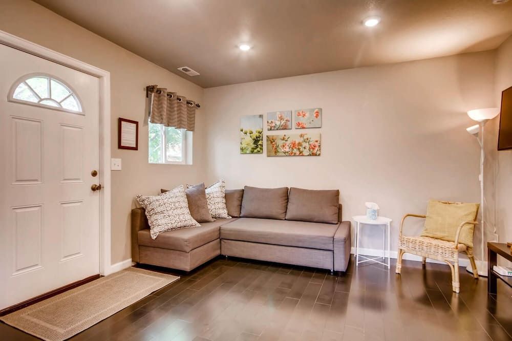 Logan Street Urban Refuge - Private Carriage House - Denver - Wohnzimmer