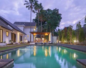 Seminyak, 10 Bdr, Beachside, Great Inclusions - Denpasar