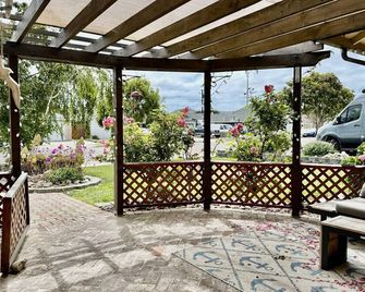 Tranquil Westside Beach Retreat - Lompoc - Patio