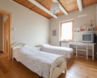 Cascina Serenella B&B - Calcinato - Slaapkamer