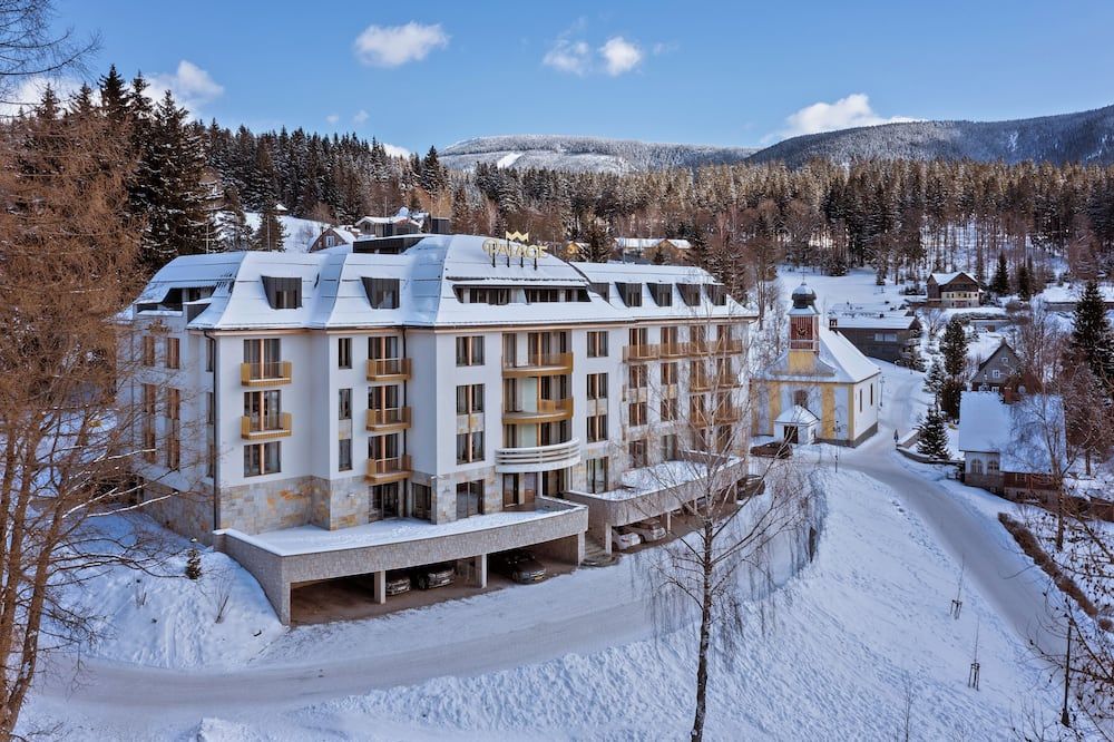 Palace Apartments - שפינדלרוב מלין - בניין