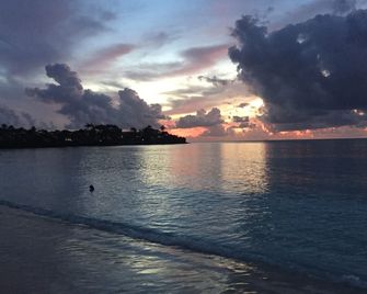 Tropical Villa with Private Pool - Jolly Harbour - Beach