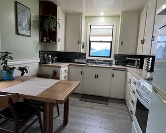 Entire Adu Walking Distance To Old Town - Eureka - Cocina