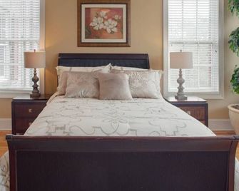 Beautiful 3Bed Townhome in Historic Downtown Savannah - Savannah - Bedroom
