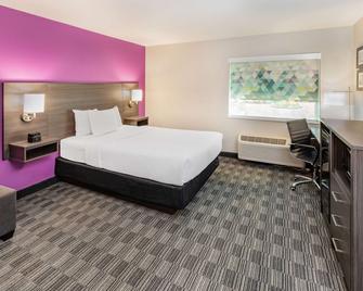 La Quinta Inn & Suites by Wyndham Houston Southwest - Houston - Bedroom