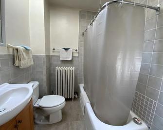 Fort Pl B&B and Gallery - Staten Island - Bathroom