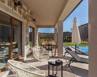 Villa in Motovun with Private Pool and Views - Skropeti - Balcón