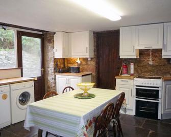 The Lodge Rossbeigh - Glenbeigh - Kitchen
