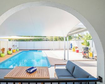Nightcliff Exquisite Family Home with Pool - Nightcliff - Piscina