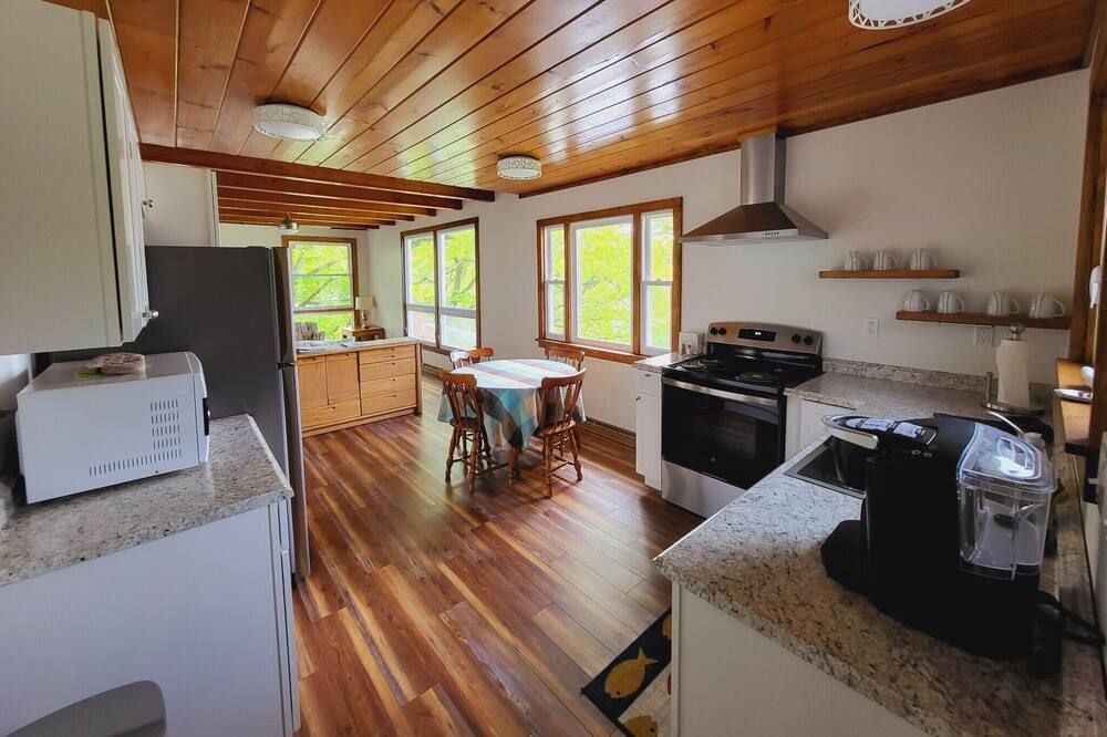 Douglaston Salmon Run - Estuary Lodge - Pulaski - Keuken