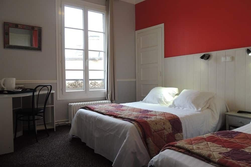 Hôtel Le Hussard - Алансон