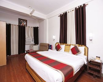 Oyo 3395 Hotel Arjun - Haridwar - Habitación