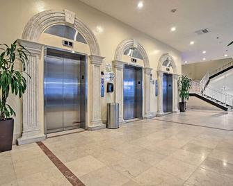 Ocean Views and Resort Perks Sunny Isles Beach Unit - Sunny Isles Beach - Lobby