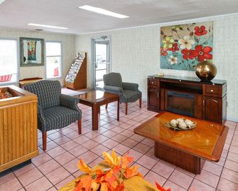 Red Carpet Inn - Louisville - Hurstbourne - Lobby