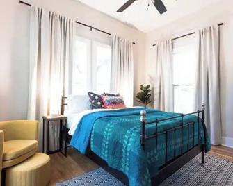 The Craftsman on Main Street - Lockhart - Bedroom