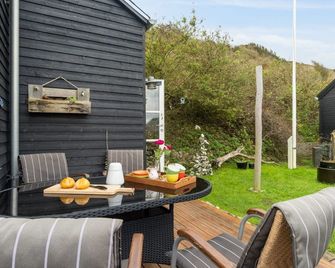 Holiday Home Benni - 75m to the fjord by Interhome - Løgstør - Patio