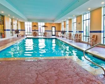 Hampton Inn & Suites Elk City - Elk City - Zwembad