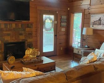 Swiftwater-Secluded Log Cabin-Falls Of Rough \n\nPrivate and Peaceful\n\n - Falls of Rough - Sala de estar