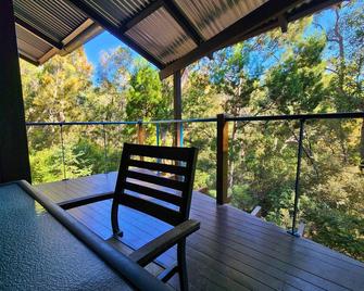 702 Retro Cooloola Villa, Kingfisher Bay K'gari - Hervey Bay - Balcony