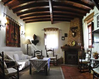 Casa Rural Finca Umbría - Plasencia - Sala