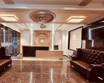 hotel breeze bay - Mumbai - Lobby