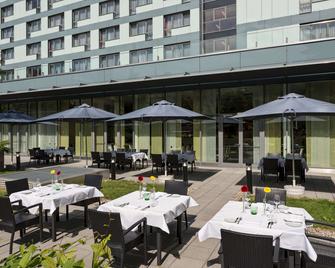 Park Inn by Radisson Linz - Linz - Gebäude