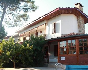 Elze Hotel - אולודניז - בניין