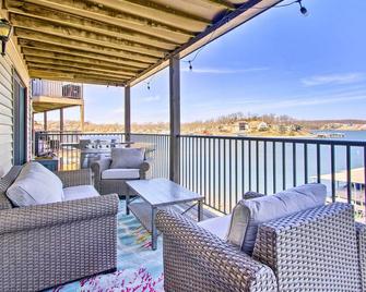 Osage Beach Resort Condo with Community Pool! - Osage Beach - Balcony