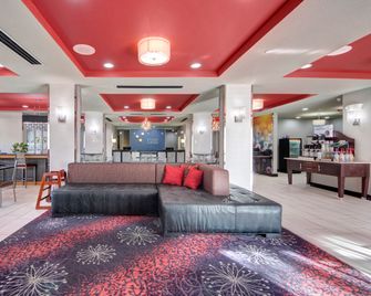 Holiday Inn Express & Suites Oklahoma City North By IHG - Oklahoma City - Lobby