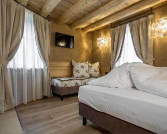Hotel Orso Grigio - Cavalese - Спальня