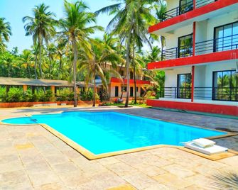 Blue Heaven Beach Resort Tarkarli - Tarkarli - Pool