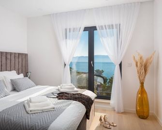 Seaside luxury villa with a swimming pool Zaostrog, Makarska - 19037 - Zaostrog - Bedroom
