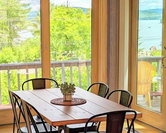 @SunapeeSeasons—Across from Dewey Beach, Lake View, 8 Min. from Mt. Sunapee - Sunapee - Balcony