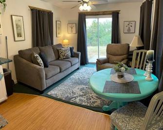 Mountain View Guest Motel - Mountain View - Living room