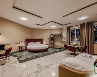 Hotiday Apartment Collection - La Spezia - La Spezia - Chambre