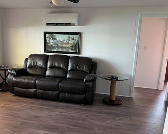 Beautiful waterfront cottage with sandy beach - Miramichi - Obývací pokoj