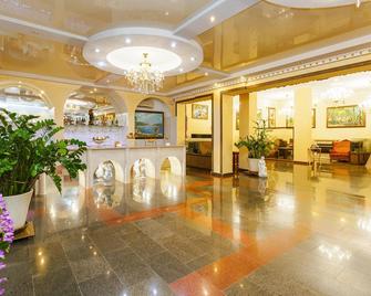 Grand Hotel Uyut - Krasnodar - Lobby