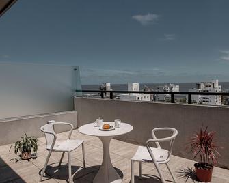 Smart Hotel Montevideo - Montevideo - Patio
