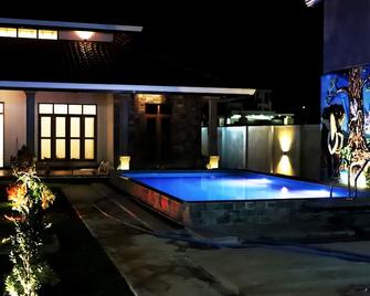 Villa Ananthaya - Negombo - Pool