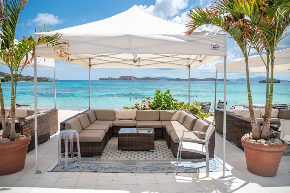 Luxurious Beachfront Condo!!! Paradise at your toes - سانت ثوماس (فيرجين أيلاندس, ا.س) - شرفة مرصوفة