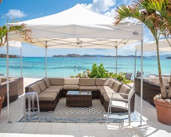 Luxurious Beachfront Condo!!! Paradise at your toes - سانت ثوماس (فيرجين أيلاندس, ا.س) - شرفة مرصوفة
