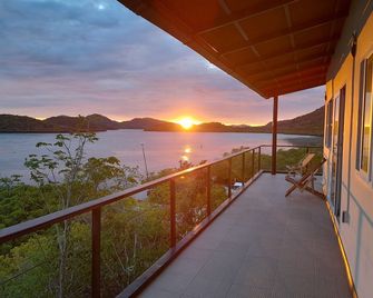 Large Seaview House with Pool - Coron - Balcony
