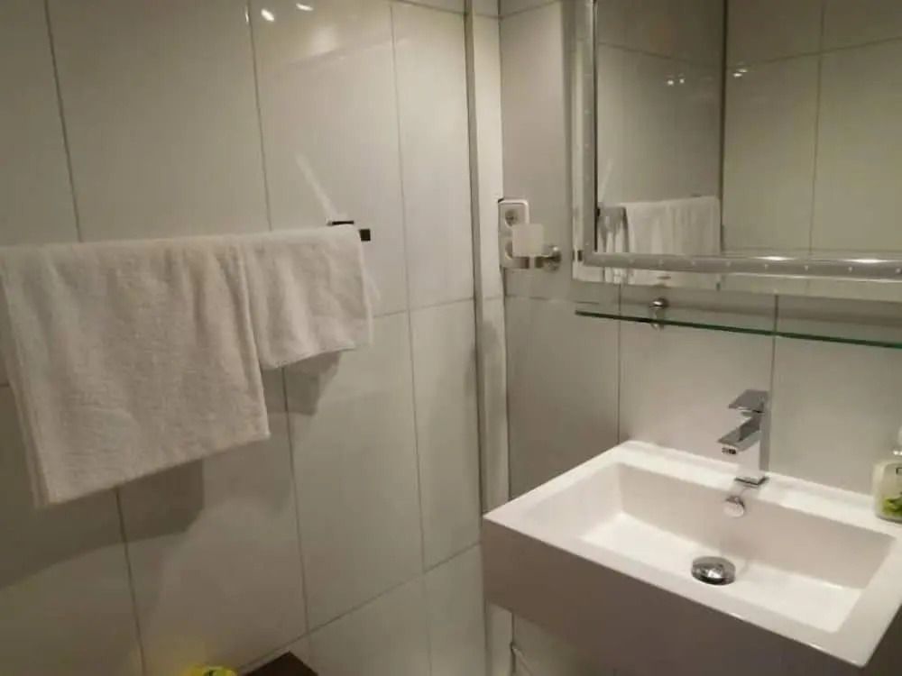 Kranenturm hotel - Bacharach - Badkamer