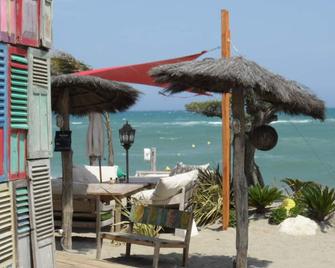 The Roulotte - Equipped Zirkuswagen for 2 persons in dreamlike position - Soulatgé - Patio