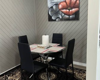 Joyful Home Regina - Regina - Dining room