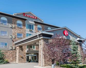 Ramada by Wyndham High River - High River - Edificio
