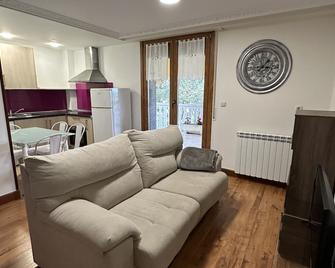 Apartment for 4 people - Usúrbil - Sala de estar