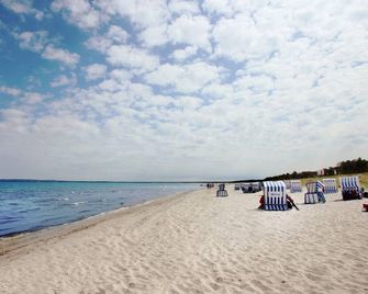 Comfortable Swedish house close to the beach with sea view - Holiday home Freya - Wiek - Strand