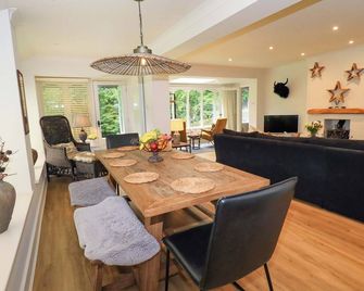 Underheron - Grasmere - Dining room