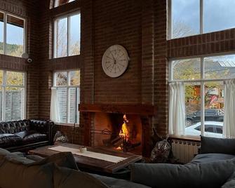 Hosteria Las Walkirias - San Martín de los Andes - Living room